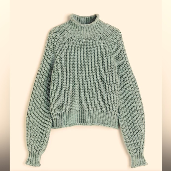 Olive knit mock neck sweater ๐๐ - Picture 1 of 5